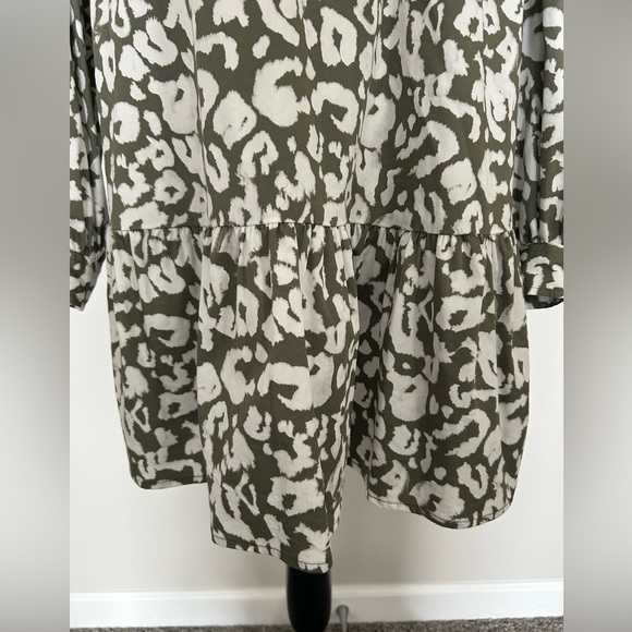 5/$25 Elizabeth and James like new babydoll style dress  size small - Picture 4 of 15